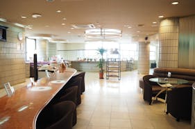 【松山市駅5分】食のポップアップストアや飲食の短期出店、試食会等に最適な落ち着いた雰囲気のカフェスペース