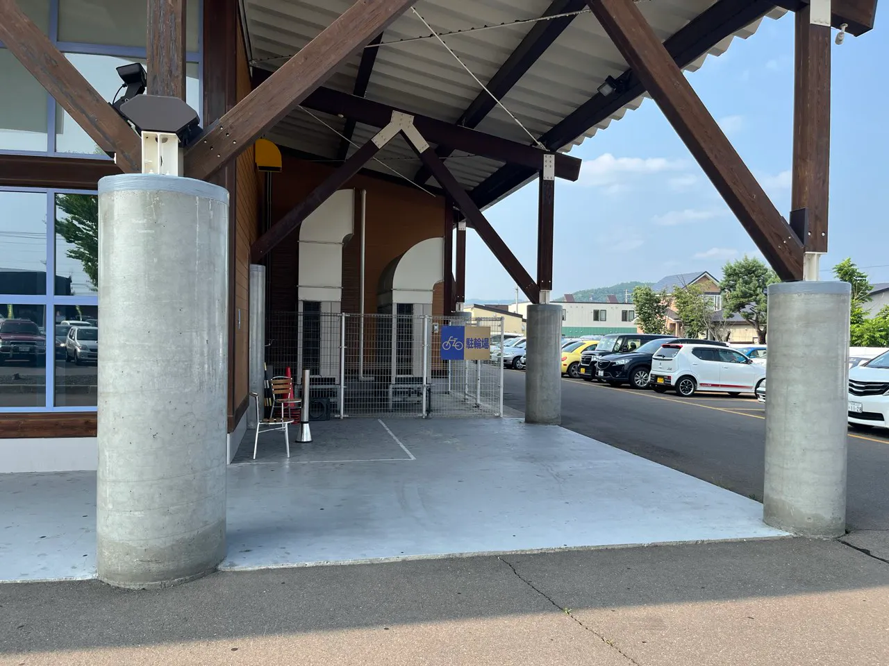 【ダイナム北見店ゆったり館】キッチンカーやプロモーションに最適なアミューズメント施設のイベントスペース(喫煙所付近)