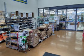 【サンデー水沢日高店】風除室 食物販やプロモーション等の出店に最適なホームセンター店内のイベントスペース