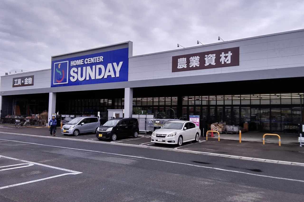 【サンデー水沢日高店】風除室 食物販やプロモーション等の出店に最適なホームセンター店内のイベントスペース