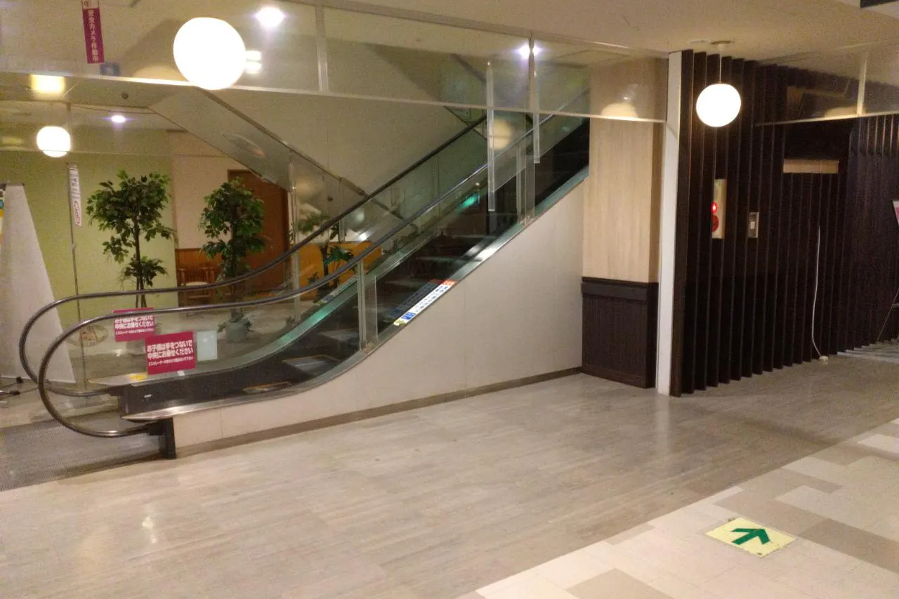 【イオン釧路店】フードホール内B(銀だこ前)