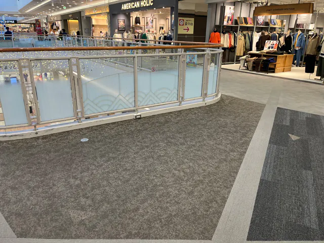 【イオンモール東浦】無印良品前デッキの画像