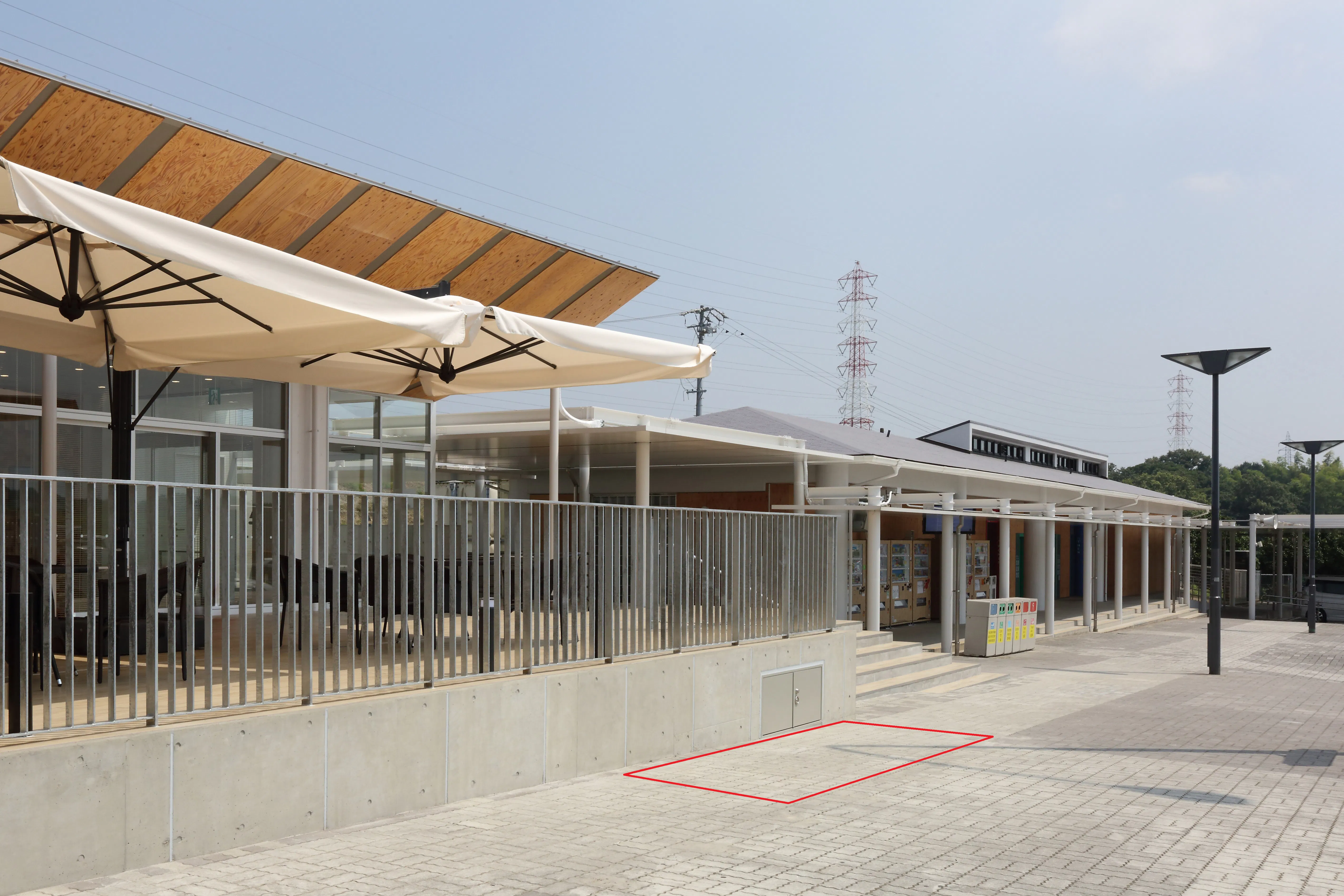 【既設阿久比下りパーキングエリア】PRイベントに利用可能な屋外歩道上スペース