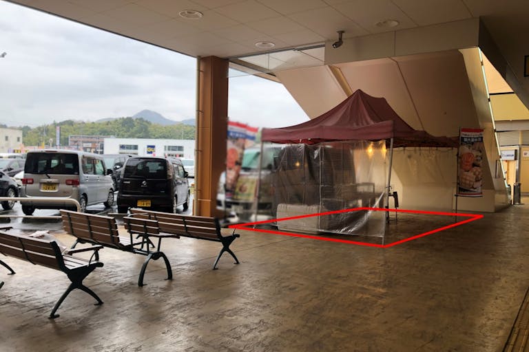 【フレスポ福知山】販促イベント適したESC下の半屋外スペースの画像1