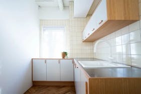 【代々木上原駅1分】展示会・撮影等に適した白壁とキッチンスペース付きスタジオ