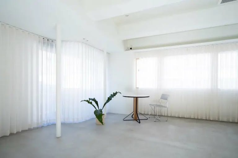 【代々木上原駅1分】展示会・撮影等に適した白壁とキッチンスペース付きスタジオの画像3