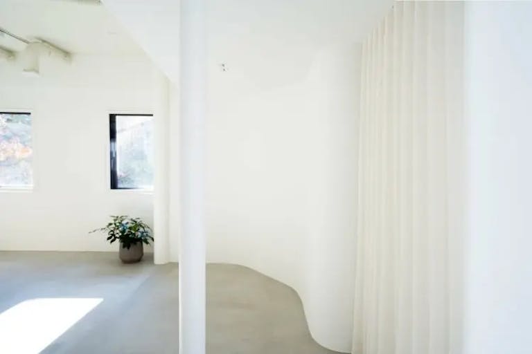 【代々木上原駅1分】展示会・撮影等に適した白壁とキッチンスペース付きスタジオの画像11