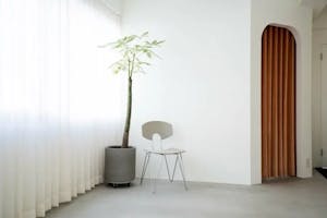 【代々木上原駅1分】展示会・撮影等に適した白壁とキッチンスペース付きスタジオ