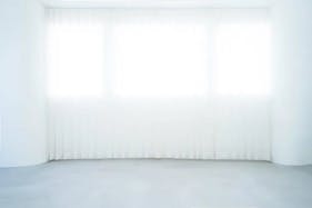 【代々木上原駅1分】展示会・撮影等に適した白壁とキッチンスペース付きスタジオ