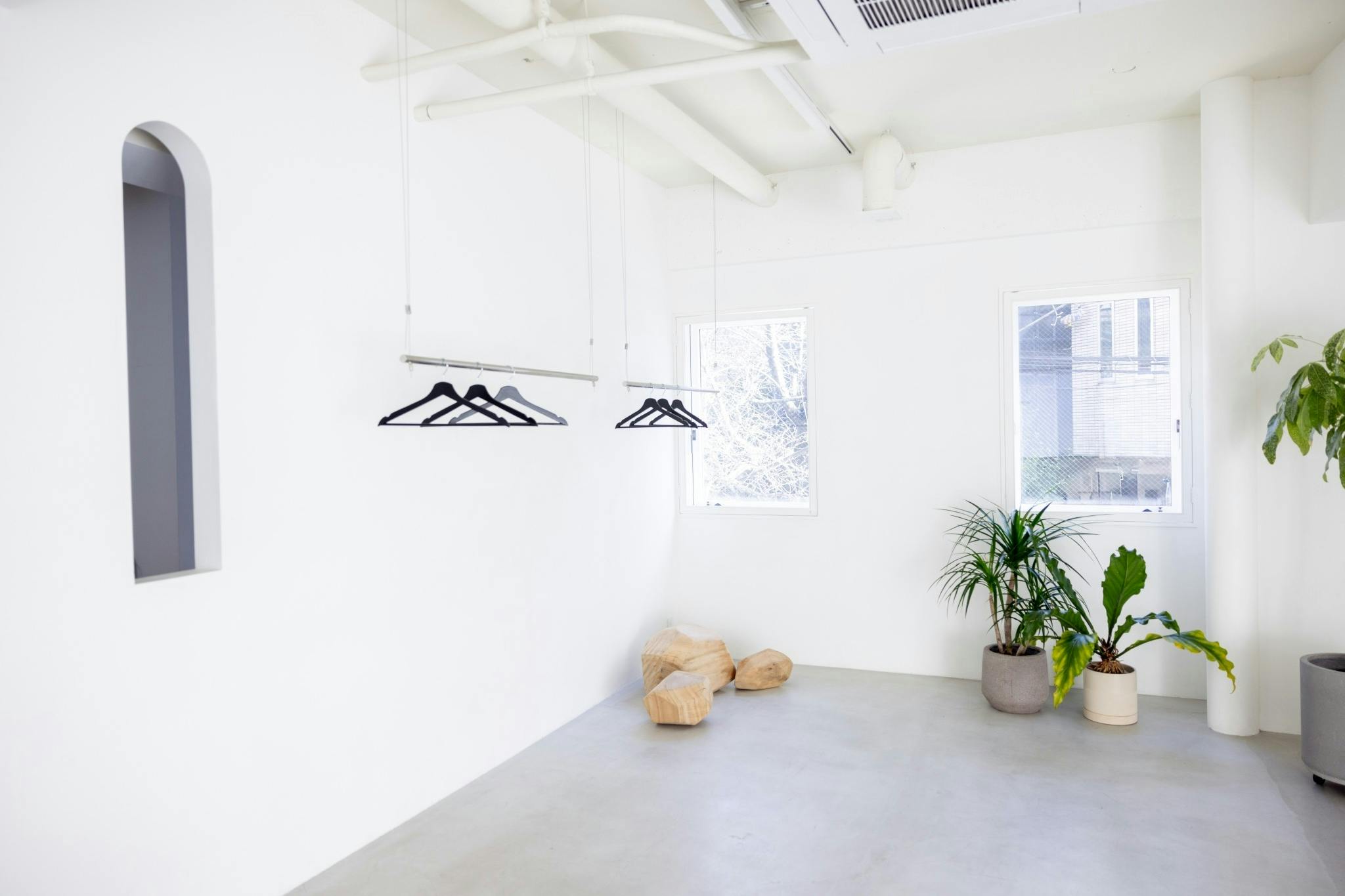 天吊りのハンガーポールも設置可能