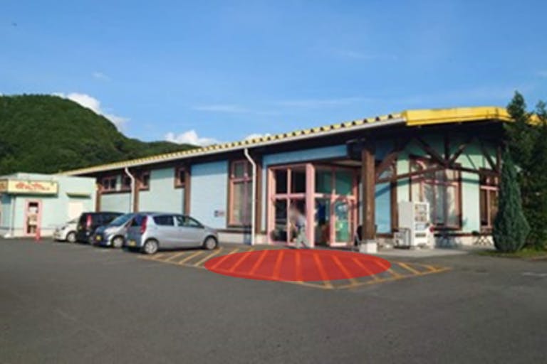 【ダイナム愛媛宇和島店ゆったり館】キッチンカーやプロモーションイベントでの出店に最適なアミューズメント施設のイベントスペースの画像2