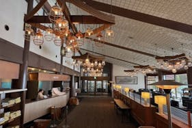 【くつろぎの宿 うみあかり】富山湾を望む温泉宿の1Fロビースペース