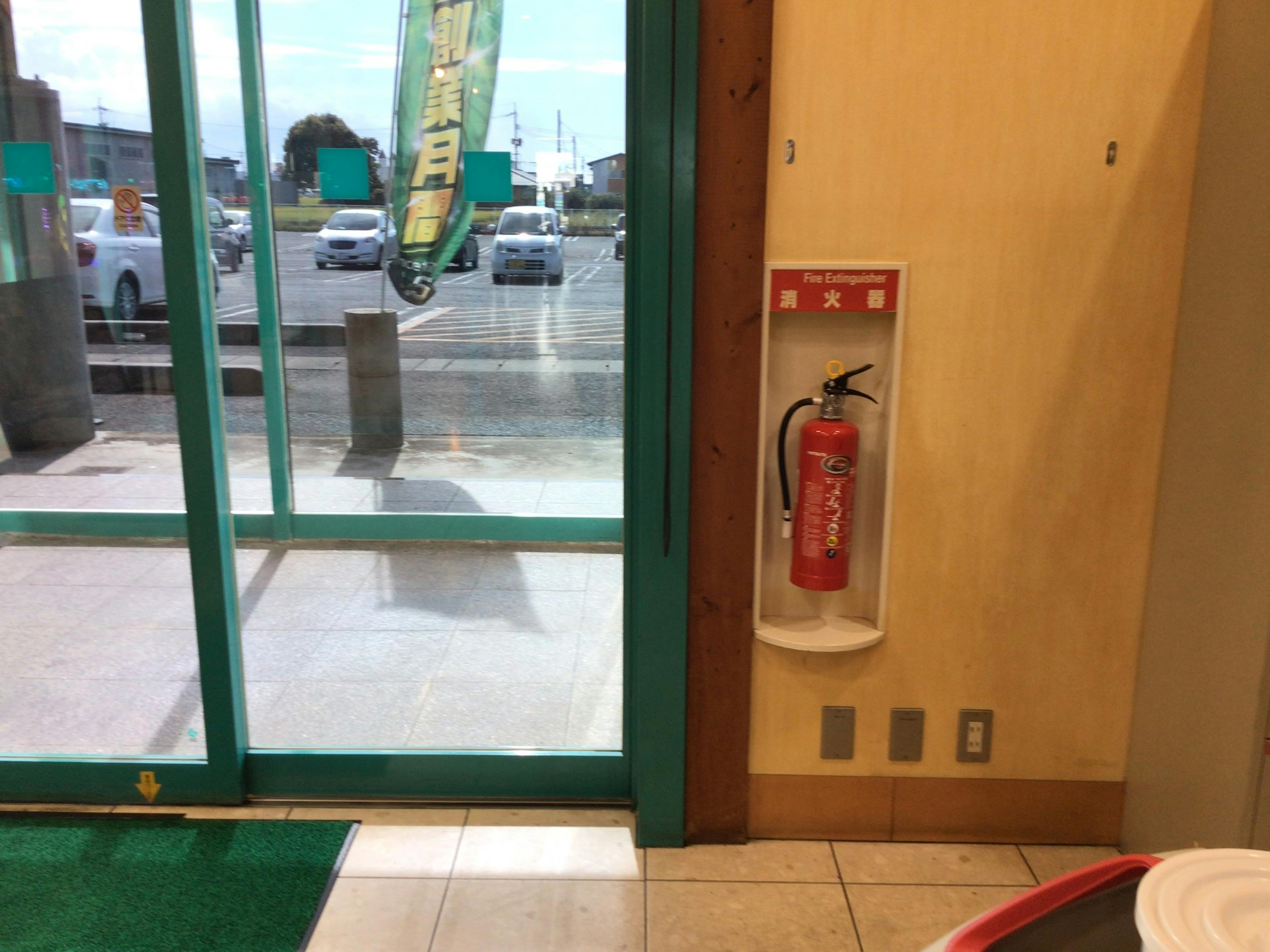 【ダイナム出雲店】キッチンカーや各種プロモーションに最適なアミューズメント施設のイベントスペース(出入口横)