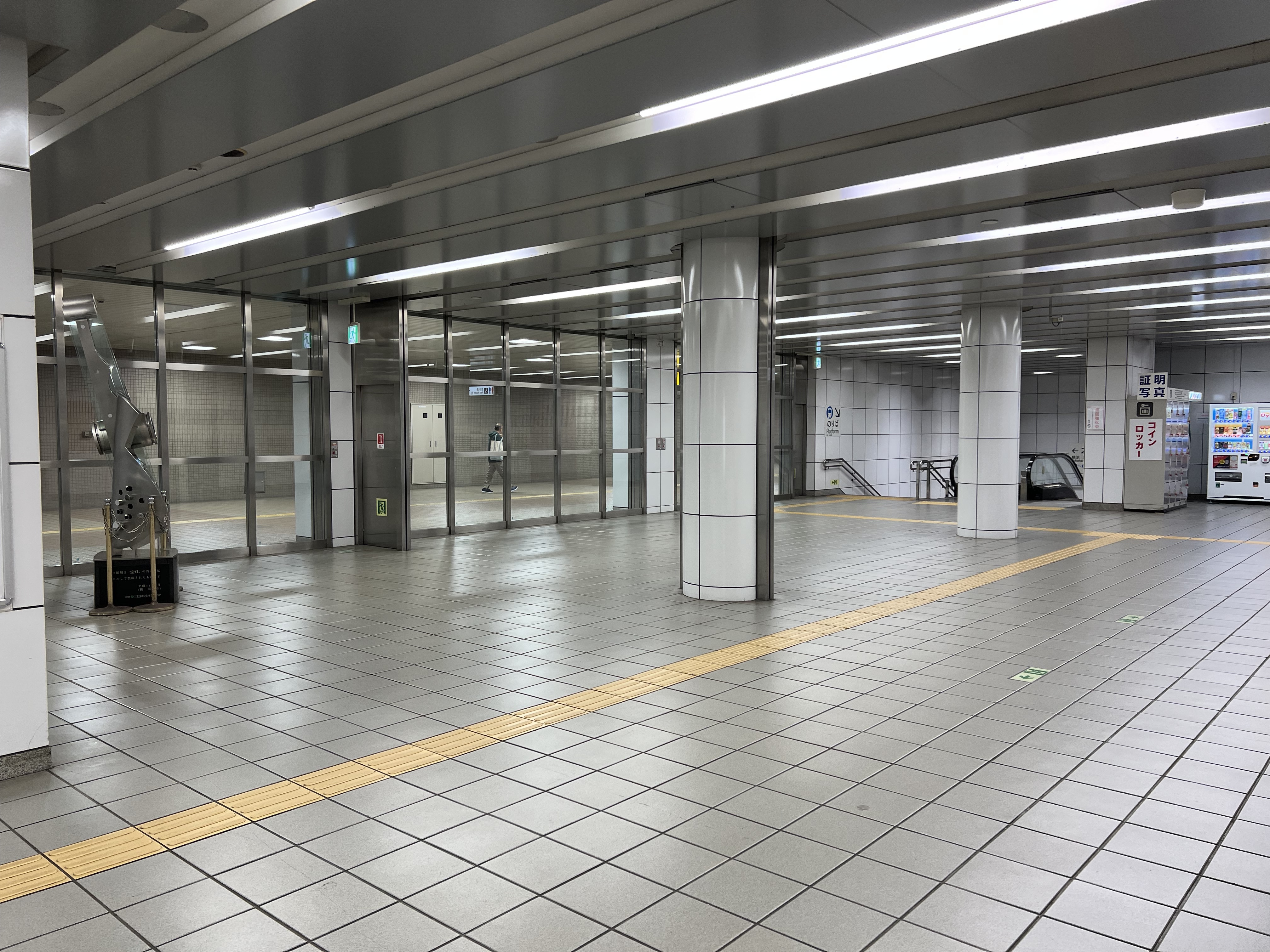 【横浜市営地下鉄ブルーライン湘南台駅】各種プロモーションや物販、食物販のポップアップストアに最適な改札内モニュメント横のイベントスペースの画像6