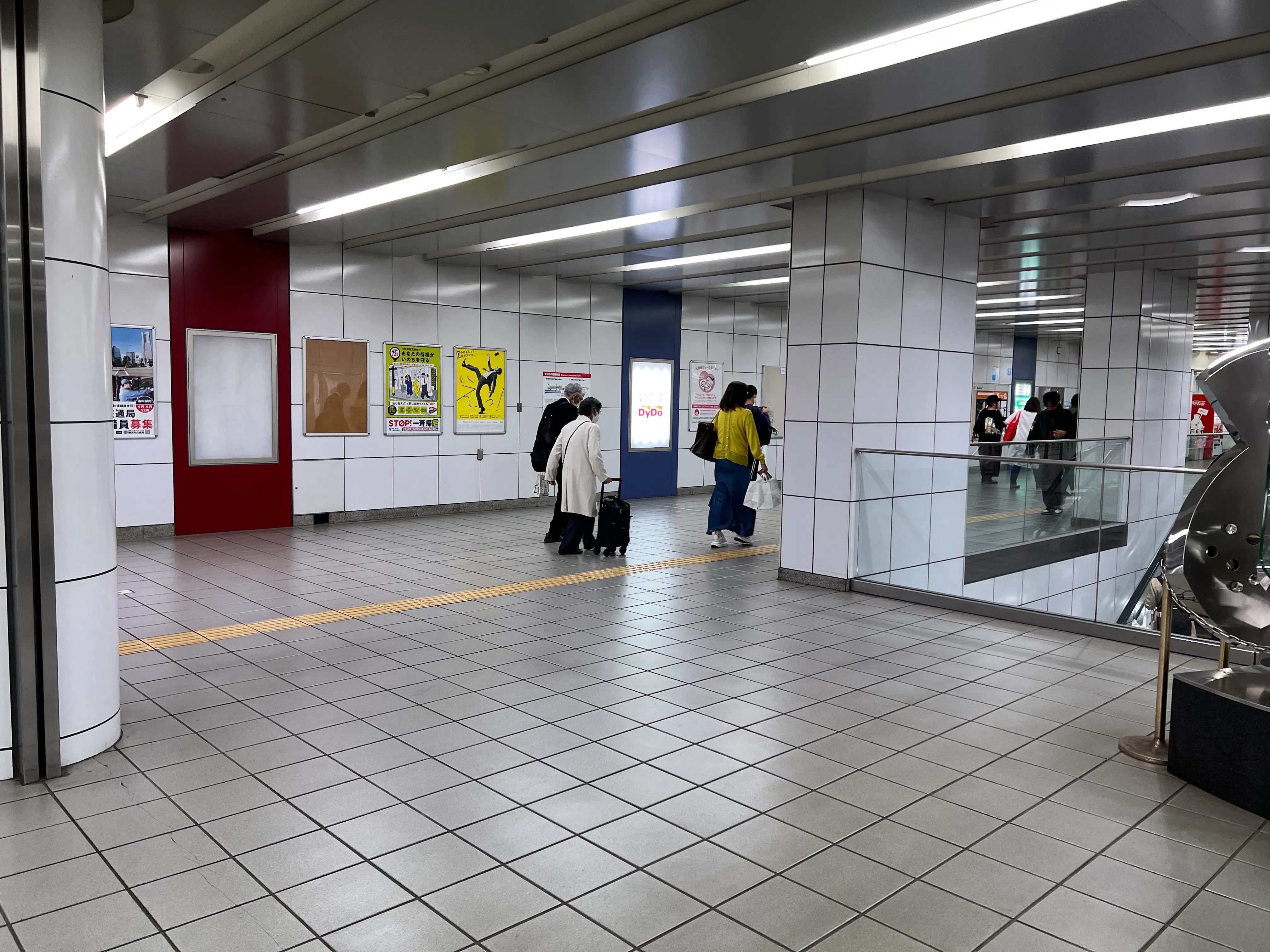 【横浜市営地下鉄ブルーライン湘南台駅】各種プロモーションや物販、食物販のポップアップストアに最適な改札内モニュメント横のイベントスペース