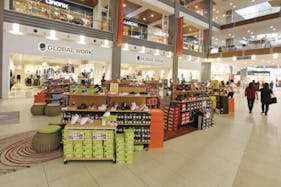 【イオンモール沖縄ライカム】2F アクアEV前広場