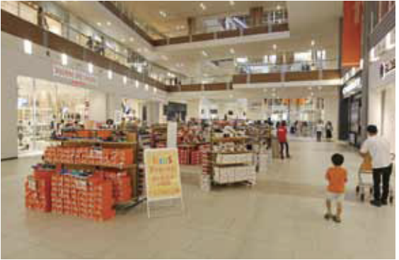 【イオンモール沖縄ライカム】2F アクアEV前広場