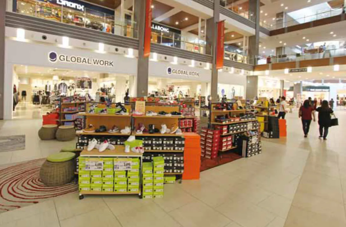 【イオンモール沖縄ライカム】2F アクアEV前広場