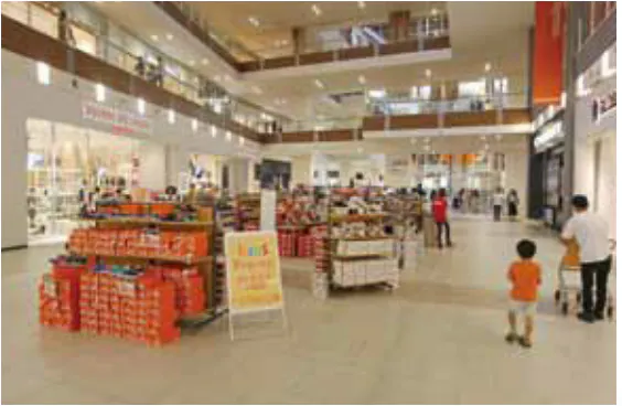 【イオンモール沖縄ライカム】2F アクアEV前広場