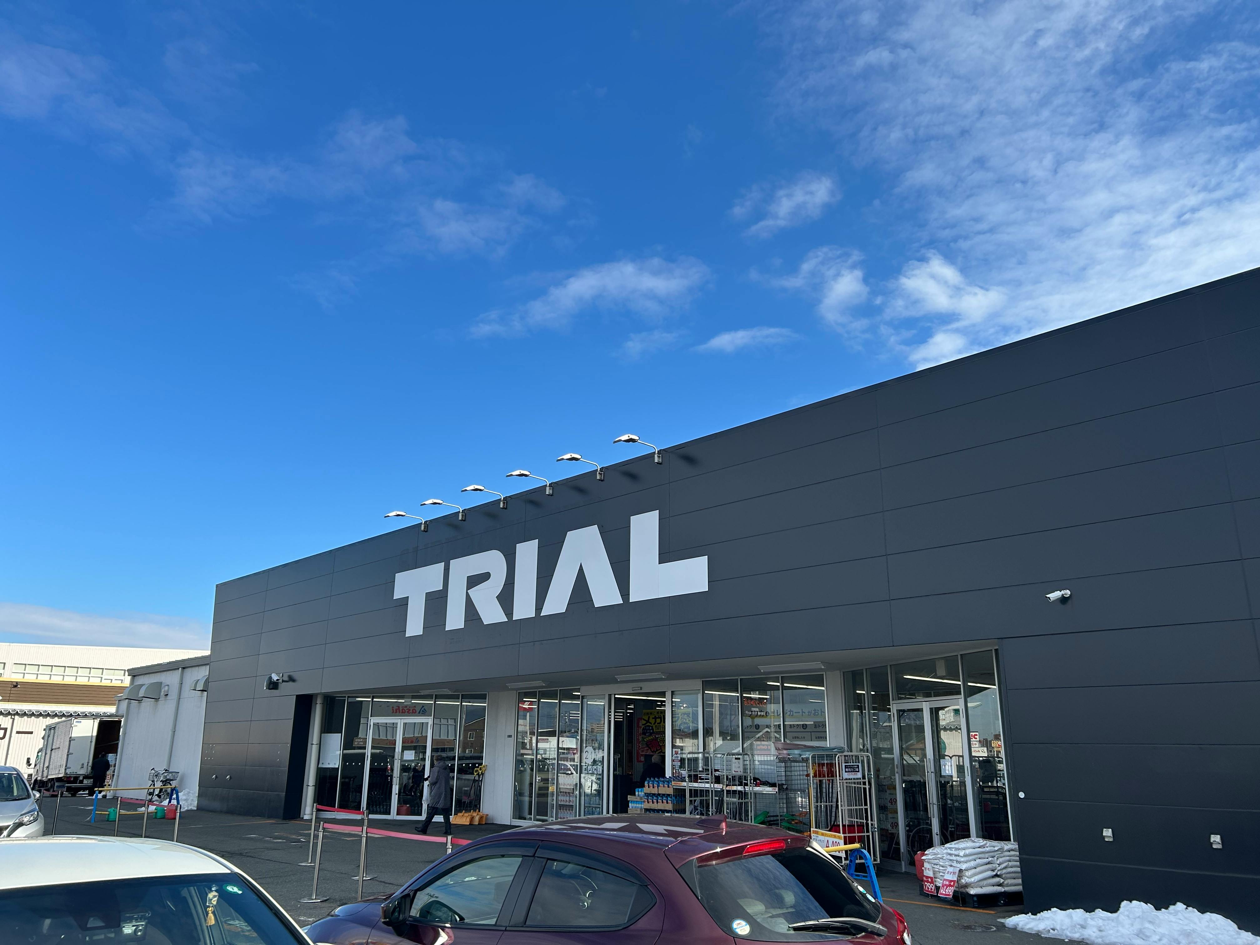 【メガセンタートライアル盛岡西バイパス店】ポップアップストアや出張販売に利用可能な風除室スペースの画像