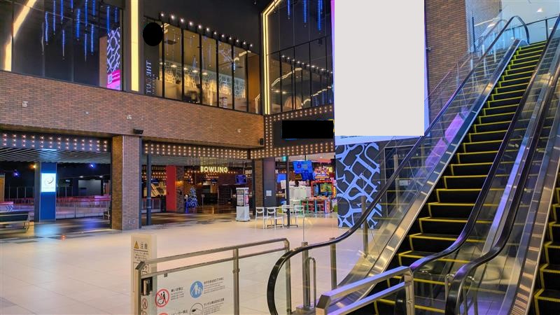 【THE OUTLETS HIROSHIMA】1F シティコートC　半面エレベーター前