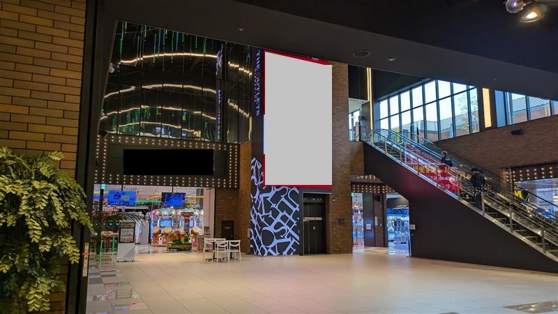 【THE OUTLETS HIROSHIMA】1F シティコートC　半面エレベーター前