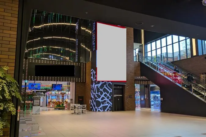 【THE OUTLETS HIROSHIMA】1F シティコートC 半面エレベーター前