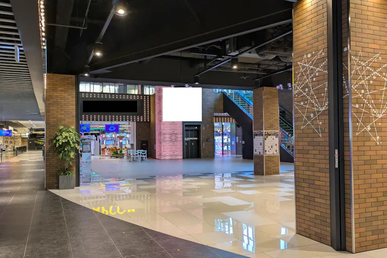 【THE OUTLETS HIROSHIMA】1F シティコートC 半面エレベーター前の画像3