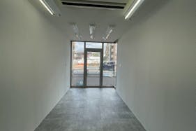 【目黒区下目黒エリア】路面1階と2階の2フロア、アートギャラリー、撮影会に適したレトロな雰囲気が特徴的な空間