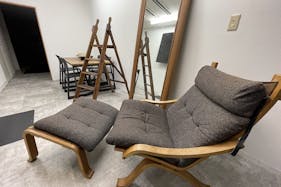 【目黒区下目黒エリア】路面1階と2階の2フロア、アートギャラリー、撮影会に適したレトロな雰囲気が特徴的な空間