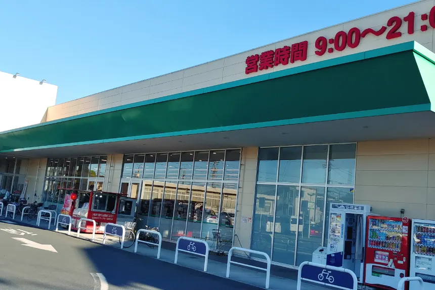 【中央フード川下店】プロモーションイベントに最適なスーパーの店頭軒下イベントスペース