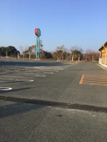 【ダイナム福岡大刀洗店ゆったり館】キッチンカー出店やプロモーションイベントに最適なアミューズメント施設のイベントスペース①(めん六や側)