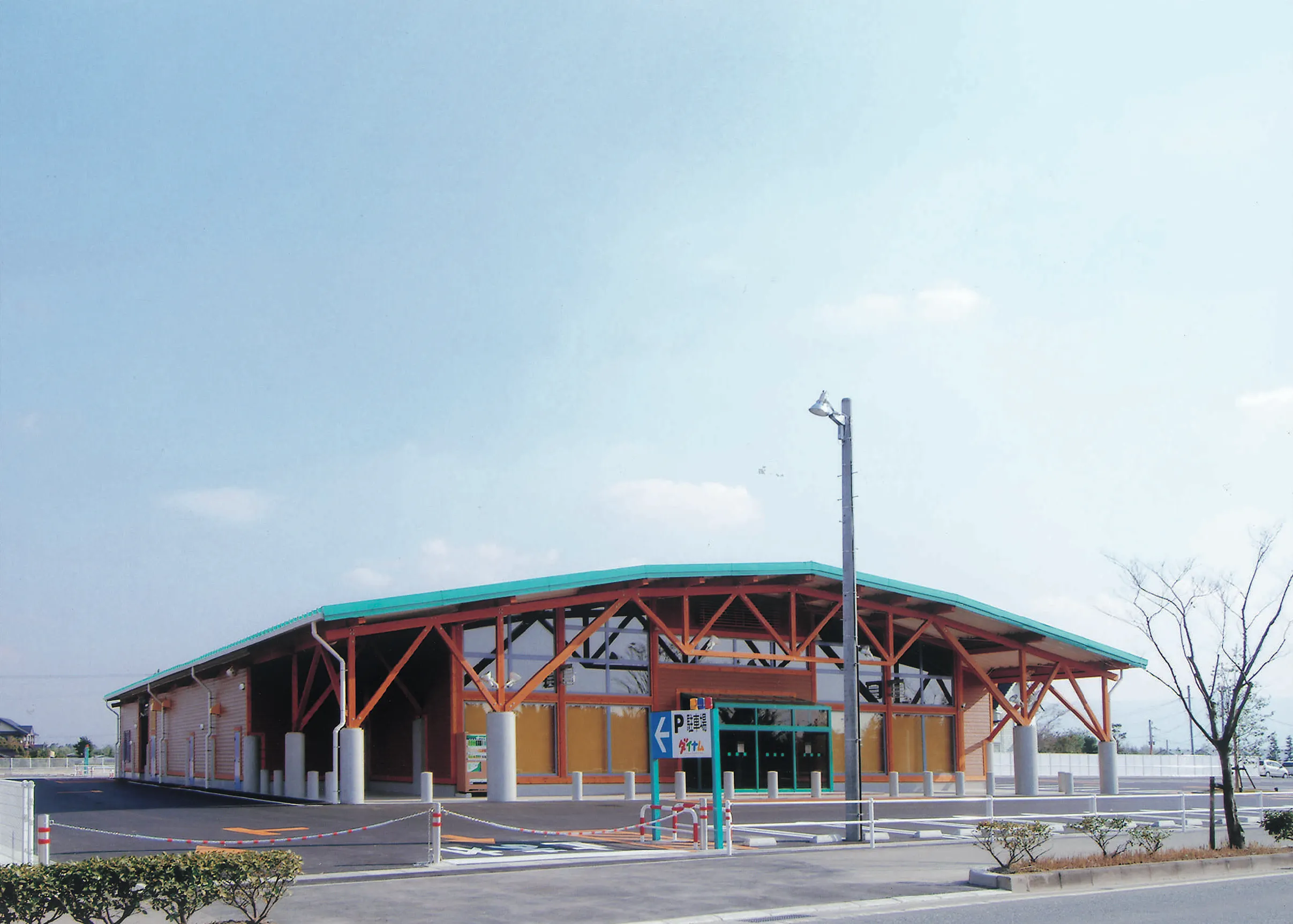 【ダイナム福岡大刀洗店ゆったり館】キッチンカー出店やプロモーションイベントに最適なアミューズメント施設のイベントスペース①(めん六や側)