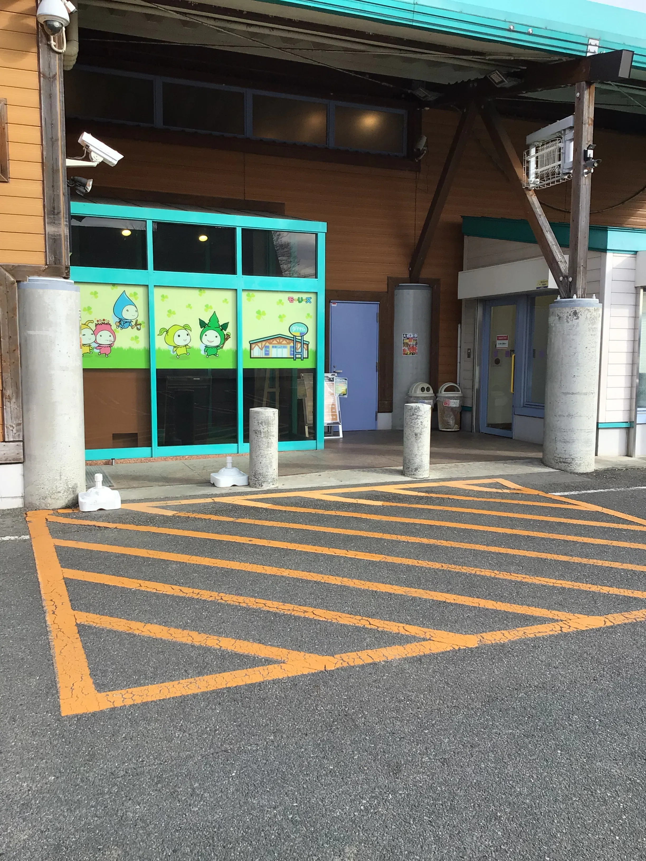 【ダイナム福岡大刀洗店ゆったり館】キッチンカー出店やプロモーションイベントに最適なアミューズメント施設のイベントスペース①(めん六や側)