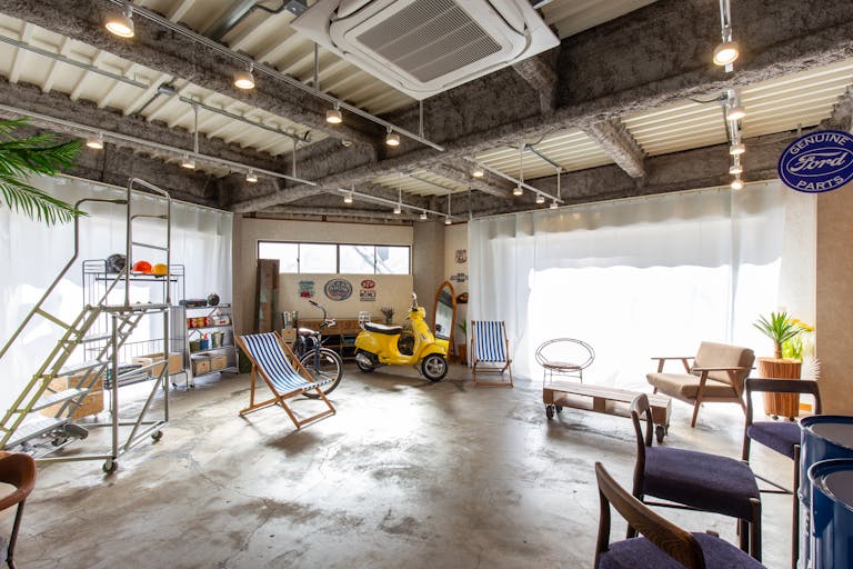 【鶯谷駅9分】車・バイク搬入可能!展示会やイベントに適した24時間利用可能なガレージ風スペースの画像1