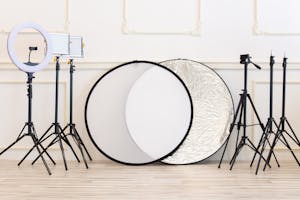 【鶯谷駅9分】車・バイク搬入可能!展示会やイベントに適した24時間利用可能なガレージ風スペース