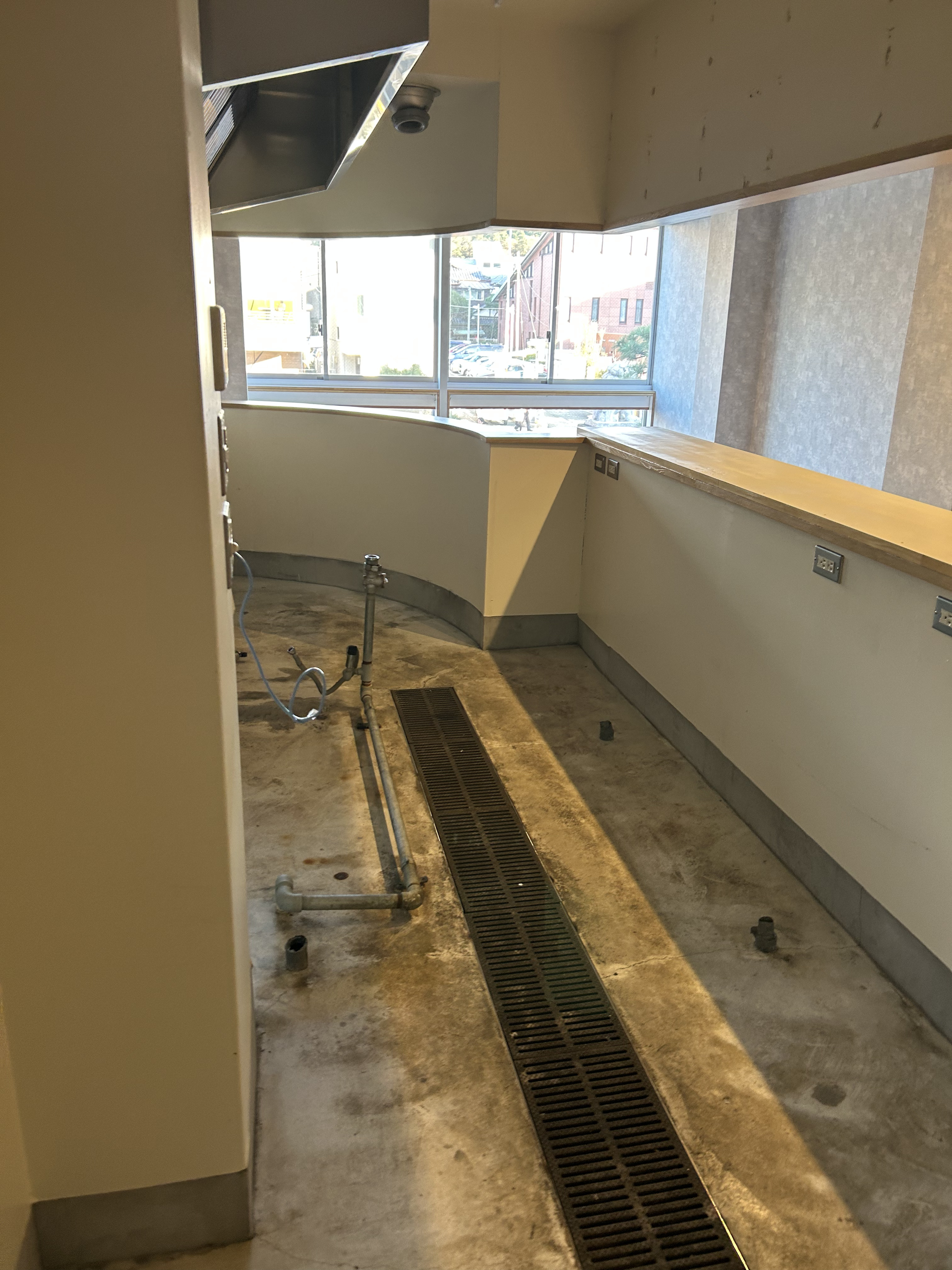 【鎌倉駅3分】観光客も多い鎌倉小町に所在する「鶴岡八幡宮 二の鳥居前」の飲食店舗ビル内居抜きスペースの画像7