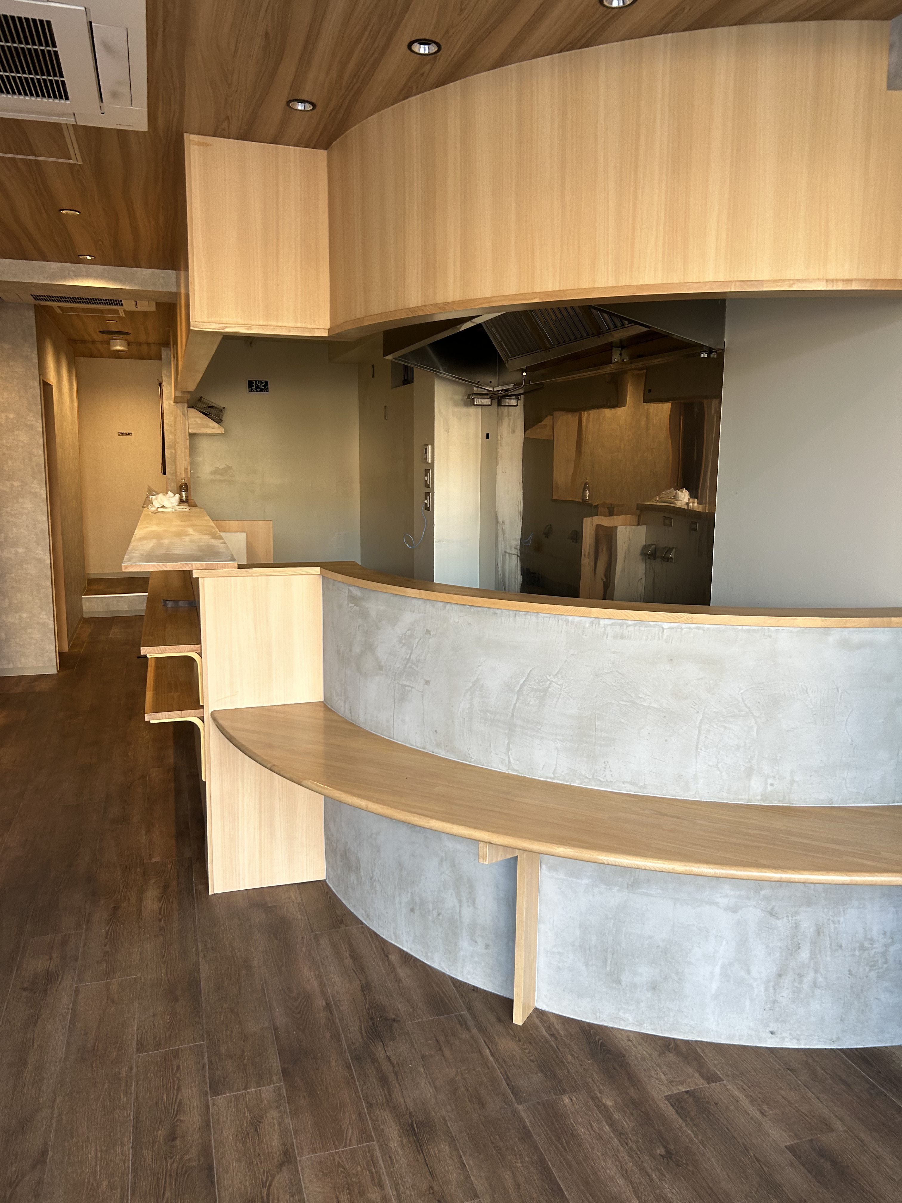 【鎌倉駅3分】観光客も多い鎌倉小町に所在する「鶴岡八幡宮 二の鳥居前」の飲食店舗ビル内居抜きスペースの画像6