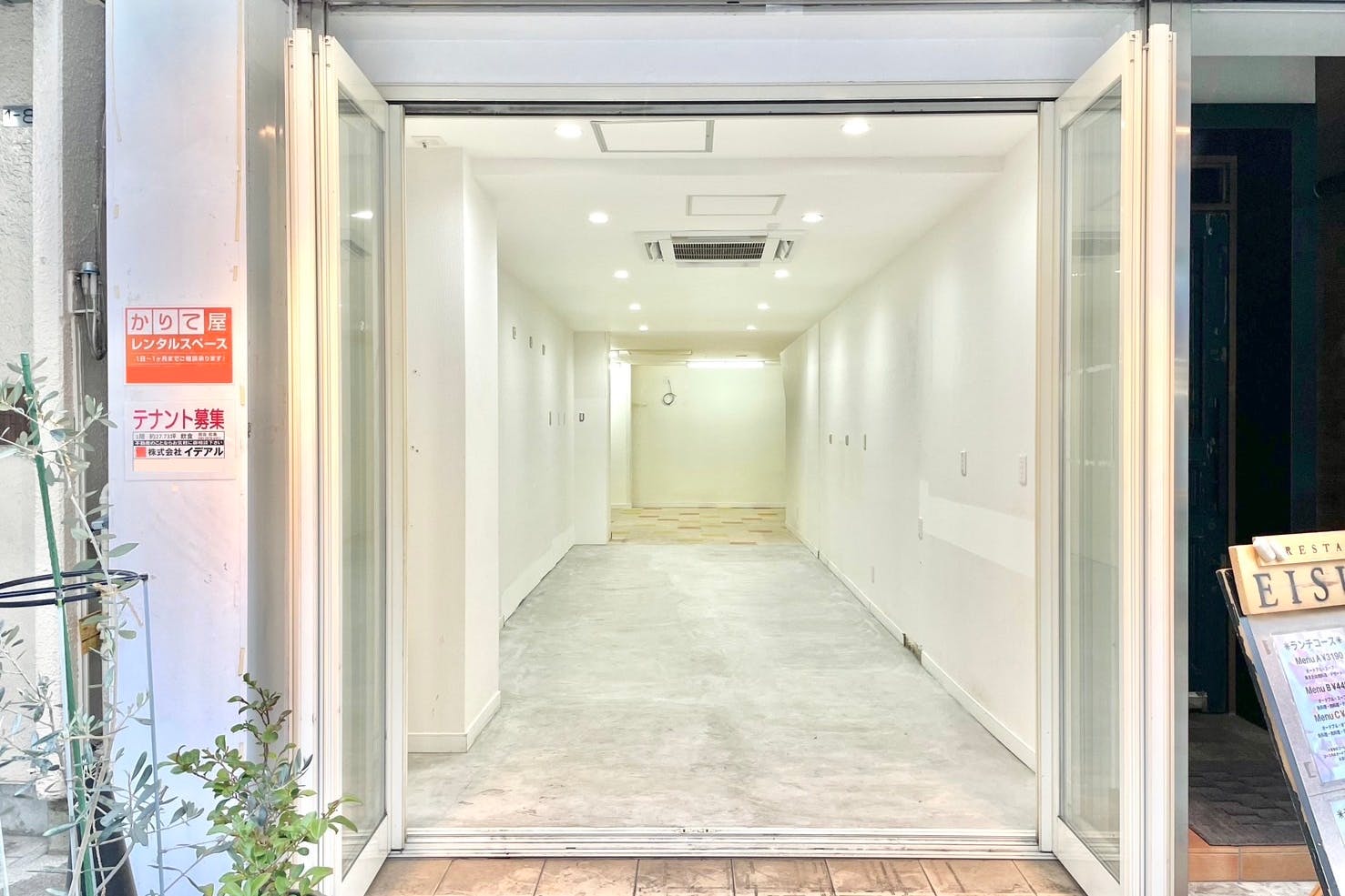 【石川町(元町・中華街)駅2分】約6.5坪&バックヤード付き!商店街の路面イベントスペース