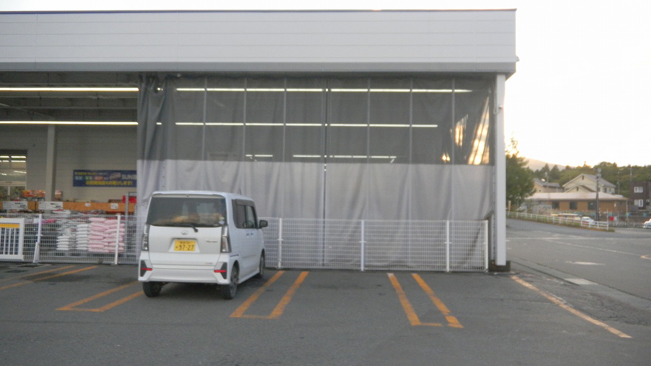 【サンデー野辺地店】屋外駐車場　キッチンカーの出店に最適なホームセンター内駐車場の屋外イベントスペース