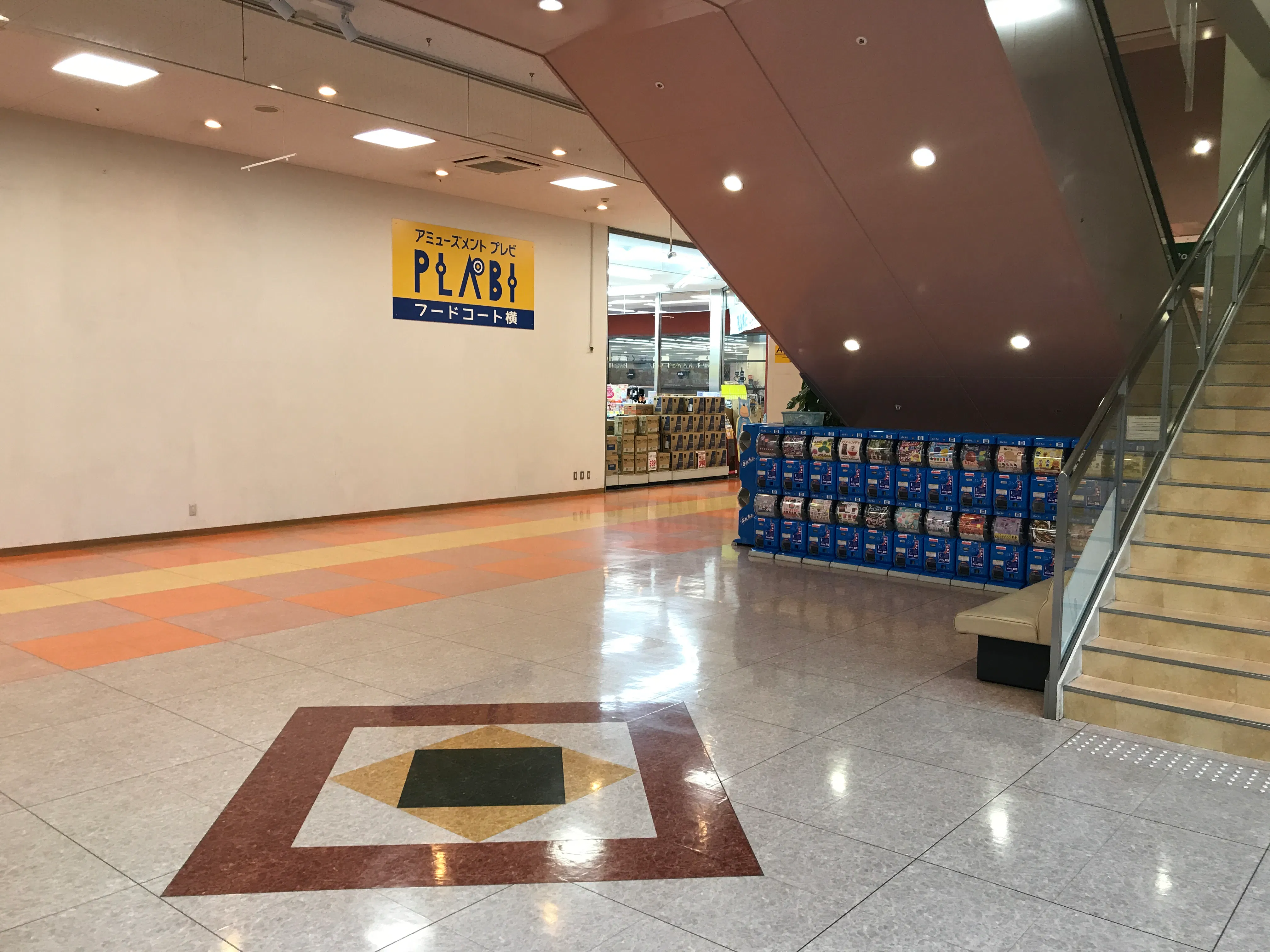 【ヘイワールド/メイン通路D】物販や食物販、プロモーションイベントに最適な通行量が多いメイン動線沿いのイベントスペース。