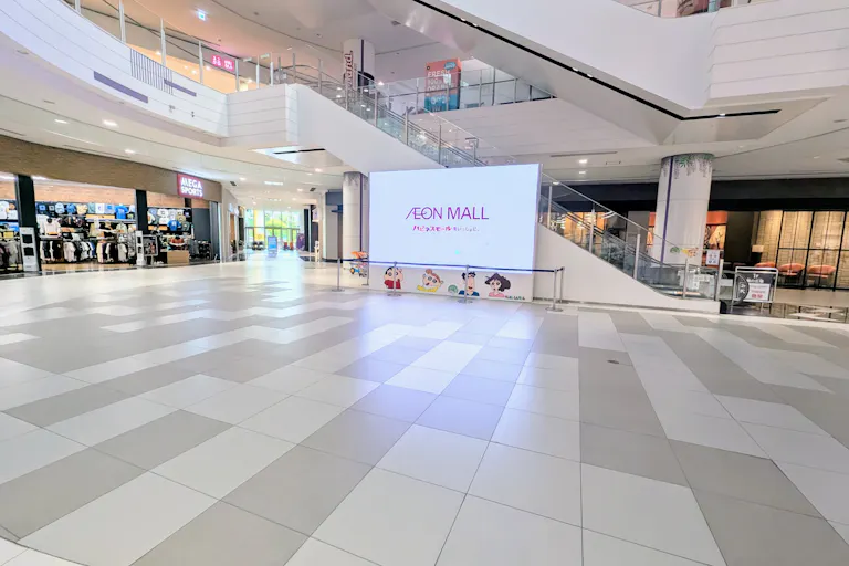 【イオンモール春日部】1F 藤の広場の画像1