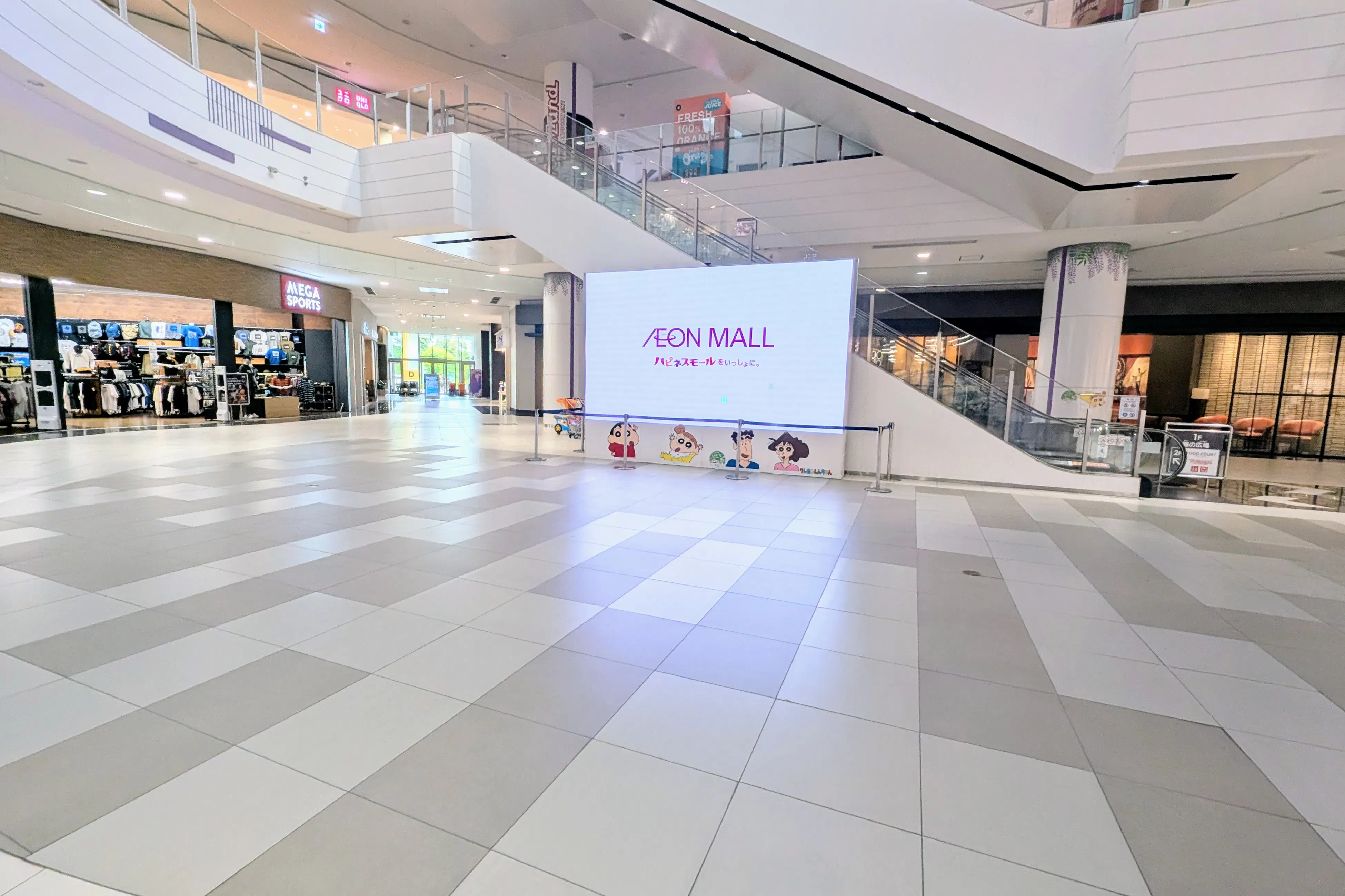 【イオンモール春日部】1F 藤の広場