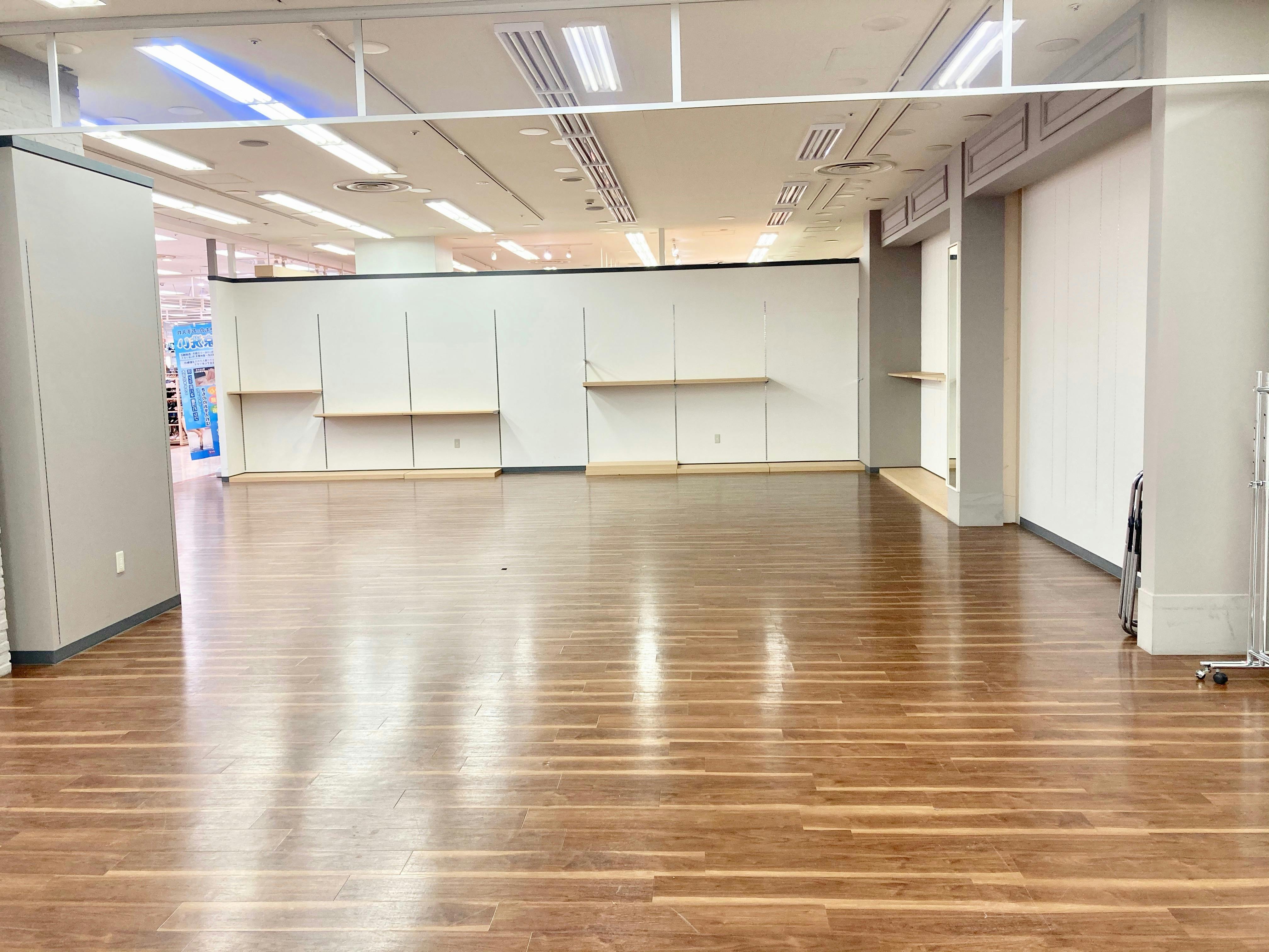 【イオン茅ヶ崎中央】展示会やポップアップストアに適したショッピングモール2階にあるバックヤード付のイベントスペース