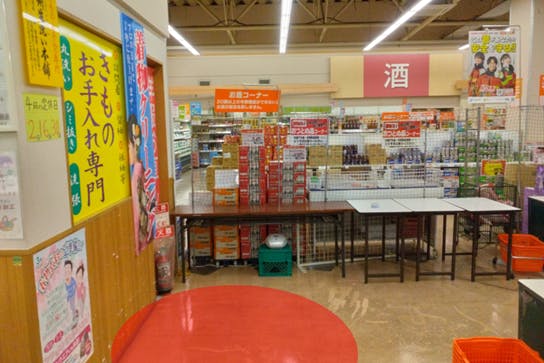 【ザ・ビッグ青森東店】各種プロモーションイベントや小規模物販に最適な食品レジ後ろクリーニング屋前イベントスペース