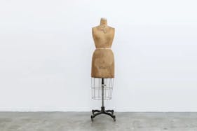 【矢場町駅5分】展示会やポップアップストアに最適な視認性抜群な白を基調とした路面レンタルスペース