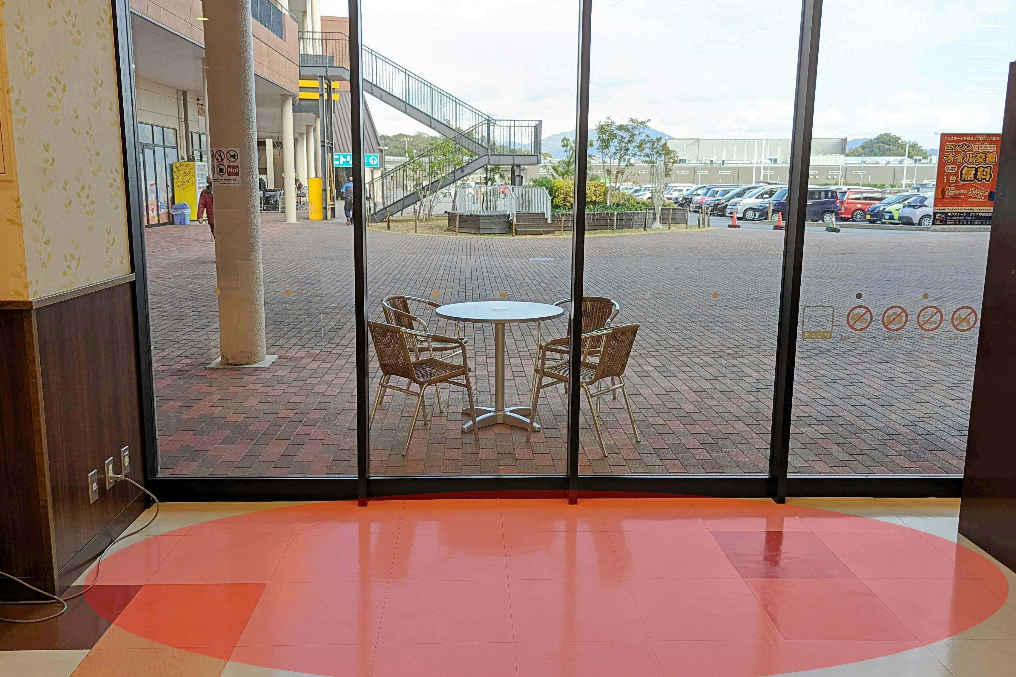 【クラスポ蒲郡/フードコート②】食物販イベントやポップアップ出店に最適な施設入口横にある屋内スペース