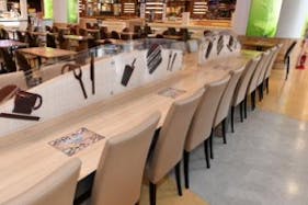 【イオンモール沖縄ライカム】モール内広告 フードコート紙コップ