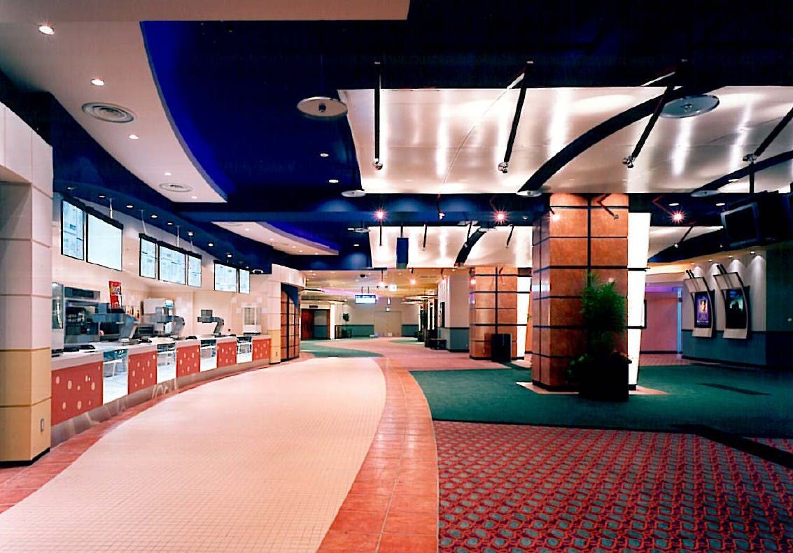 【ユナイテッド・シネマ豊橋】PRイベントやサンプリングに最適な顧客にリーチしやすい映画館内のイベントスペース