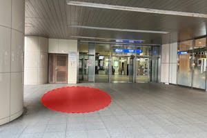 【横浜市営地下鉄ブルーライン新羽駅】各種プロモーションや物販、食物販のポップアップストアに最適な改札外出口付近の屋外イベントスペース